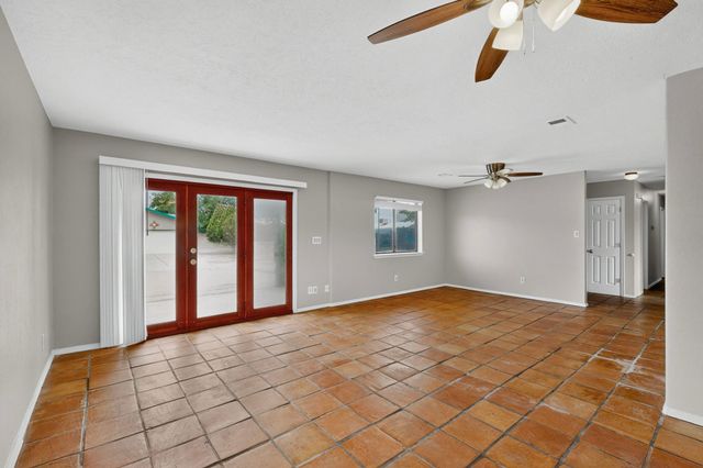824 GALLAHAD Street SW, Los Lunas, NM 87031