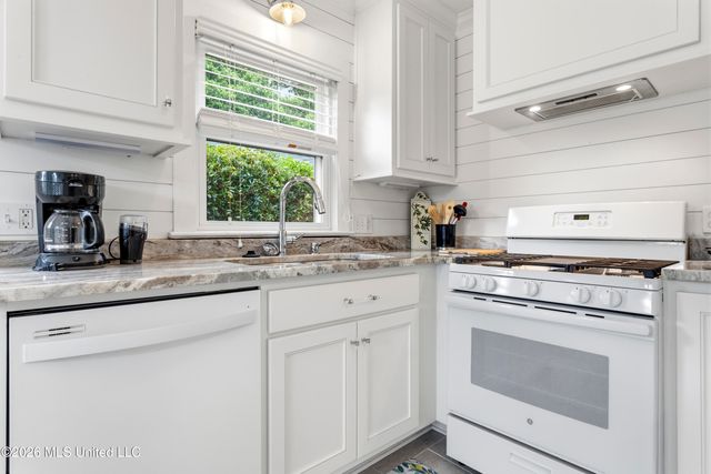 1000 27th Street, Gulfport, MS 39501