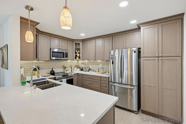 10300 Caminito Cuervo 48, San Diego, CA 92108