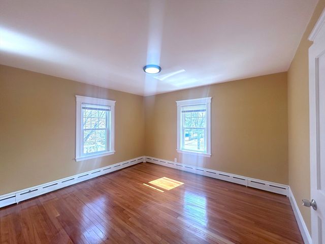 11 Earle St, Quincy, MA 02170