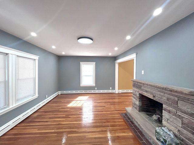 11 Earle St, Quincy, MA 02170