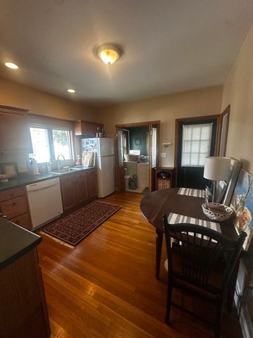 98 Putnam St 1, Quincy, MA 02169