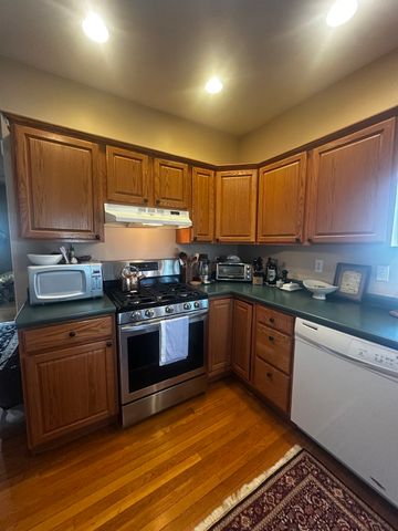 98 Putnam St 1, Quincy, MA 02169