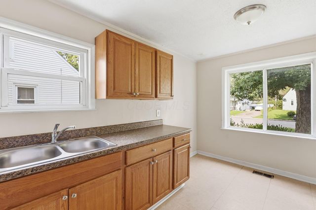 2431 Lexington Avenue, Columbus, OH 43211