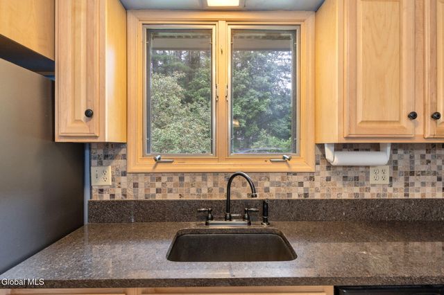 14 Crownwood Lane, Queensbury, NY 12804