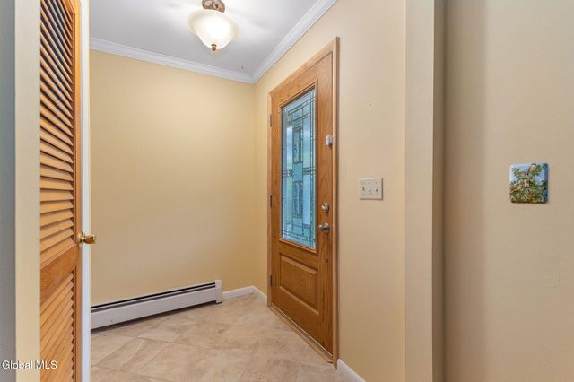 14 Crownwood Lane, Queensbury, NY 12804