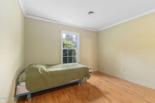 14 Crownwood Lane, Queensbury, NY 12804