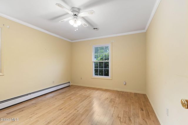 14 Crownwood Lane, Queensbury, NY 12804