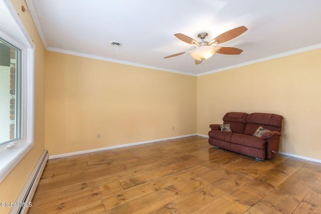 14 Crownwood Lane, Queensbury, NY 12804