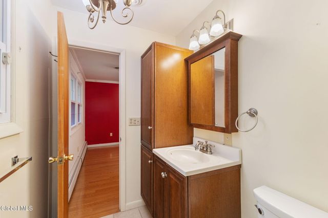 14 Crownwood Lane, Queensbury, NY 12804
