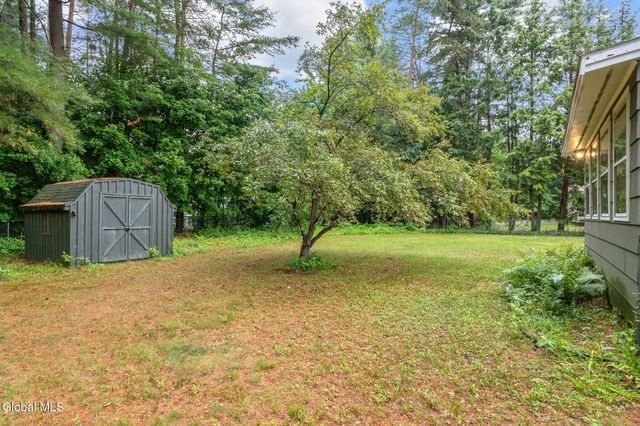 14 Crownwood Lane, Queensbury, NY 12804