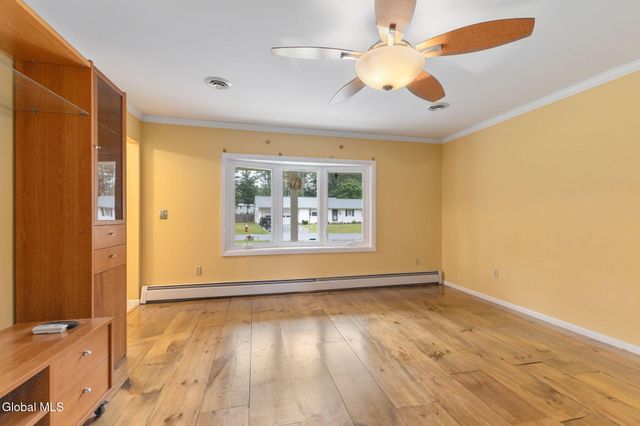 14 Crownwood Lane, Queensbury, NY 12804