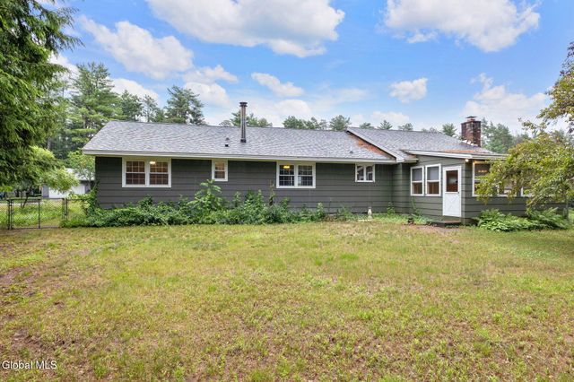 14 Crownwood Lane, Queensbury, NY 12804