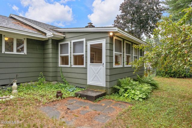 14 Crownwood Lane, Queensbury, NY 12804