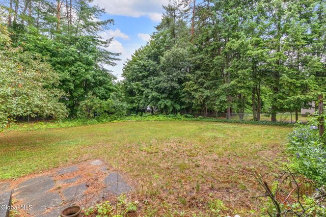 14 Crownwood Lane, Queensbury, NY 12804
