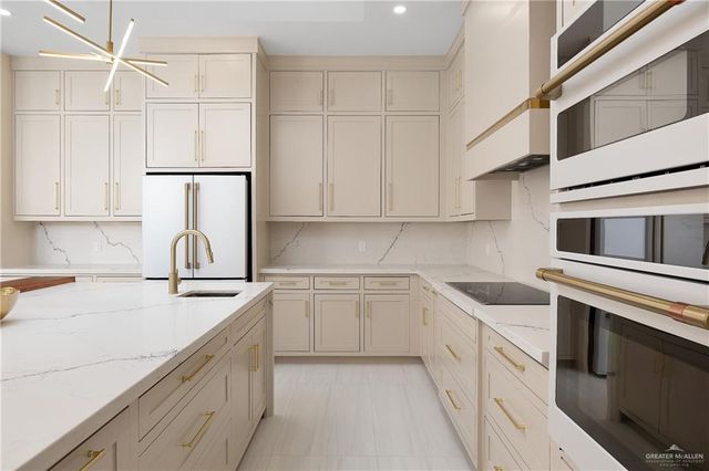 2632 E Guerlain Drive, Edinburg, TX 78542