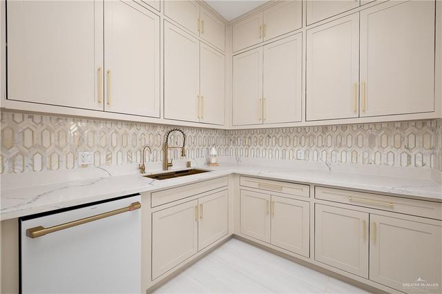 2632 E Guerlain Drive, Edinburg, TX 78542