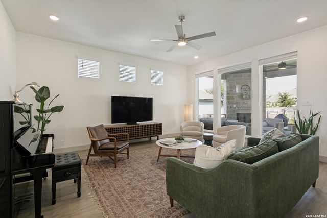301 Vamanos, Boerne, TX 78006