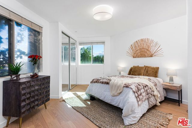 171 N Church Lane 209, Los Angeles, CA 90049