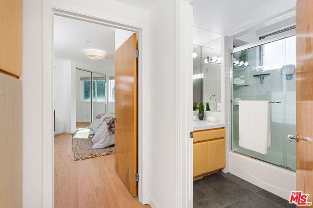 171 N Church Lane 209, Los Angeles, CA 90049