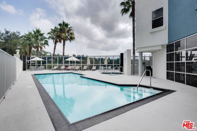 171 N Church Lane 209, Los Angeles, CA 90049