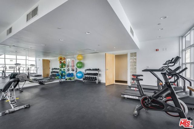 171 N Church Lane 209, Los Angeles, CA 90049