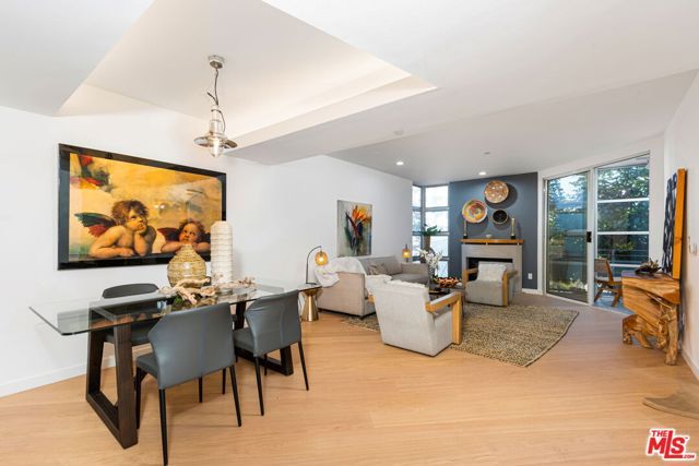 171 N Church Lane 209, Los Angeles, CA 90049