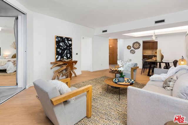 171 N Church Lane 209, Los Angeles, CA 90049