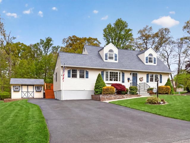 21 Foxcroft Drive, Nanuet, NY 10954