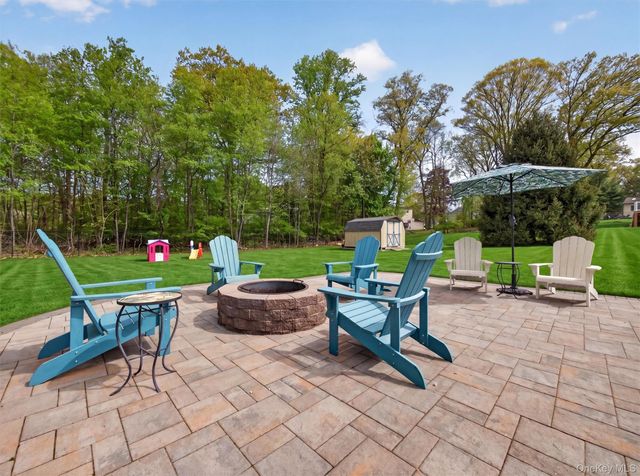 21 Foxcroft Drive, Nanuet, NY 10954