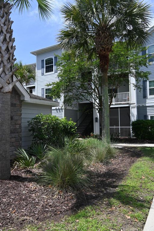 1300 Park West Boulevard Unit 108, Mount Pleasant, SC 29466