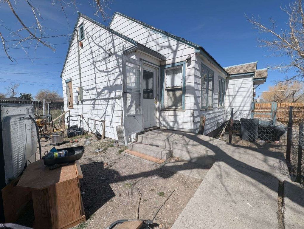 134 5th Avenue NE, Cut Bank, MT 59427 photo 2
