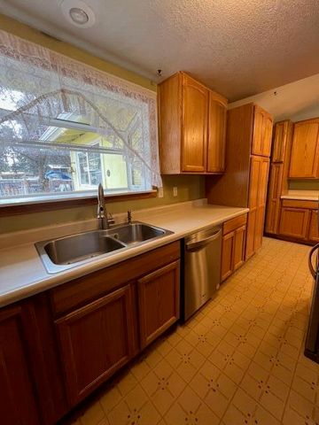 60343 Hiawatha Lane, Bend, OR 97702