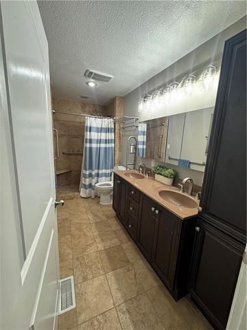 4703 NW Gower Avenue, Riverside, MO 64150