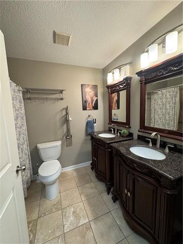 4703 NW Gower Avenue, Riverside, MO 64150