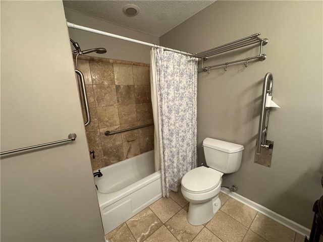 4703 NW Gower Avenue, Riverside, MO 64150