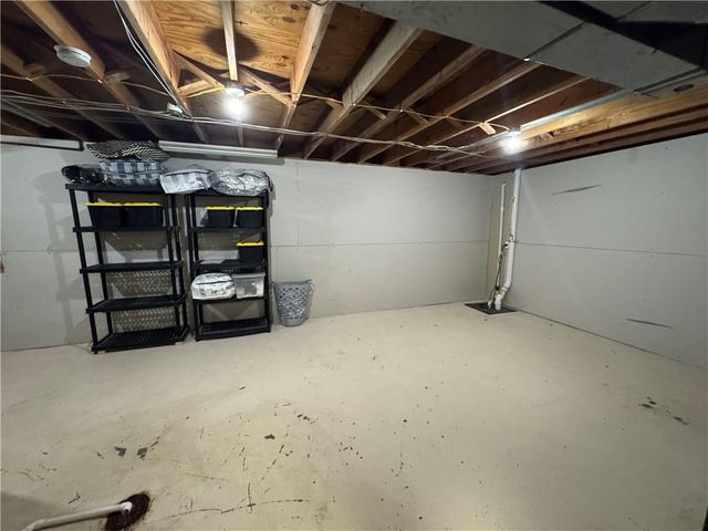 4703 NW Gower Avenue, Riverside, MO 64150