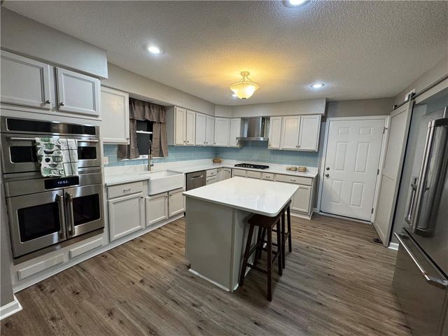 4703 NW Gower Avenue, Riverside, MO 64150