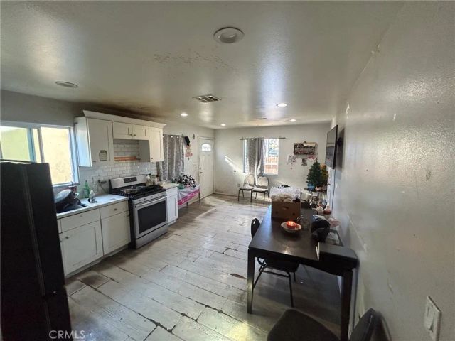 655 W 113th, Los Angeles, CA 90044