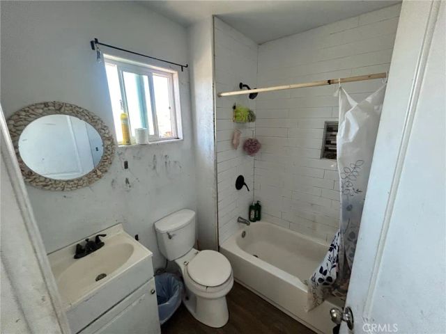 655 W 113th, Los Angeles, CA 90044