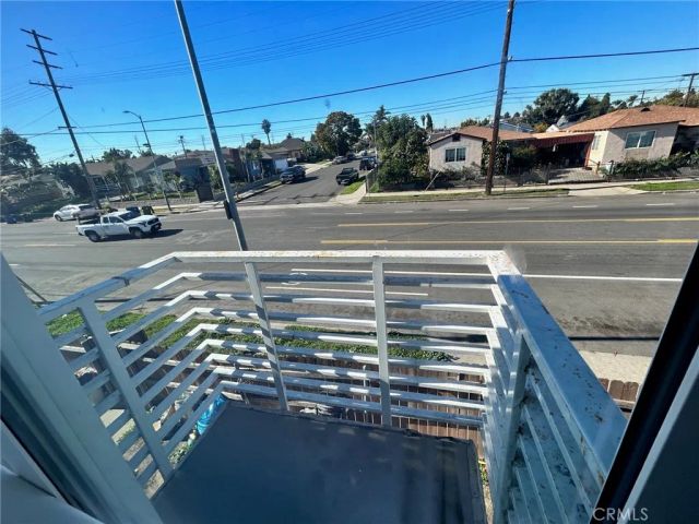 655 W 113th, Los Angeles, CA 90044