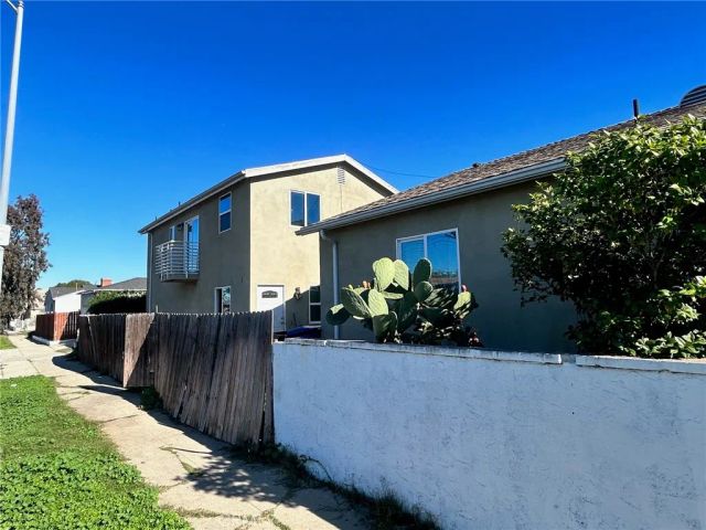 655 W 113th, Los Angeles, CA 90044