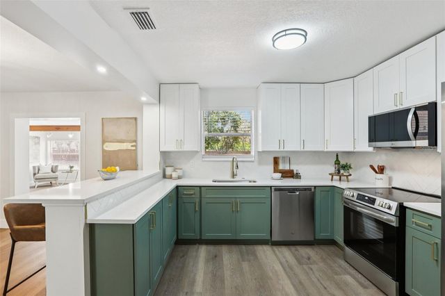 5010 8th AVE N, St Petersburg, FL 33710