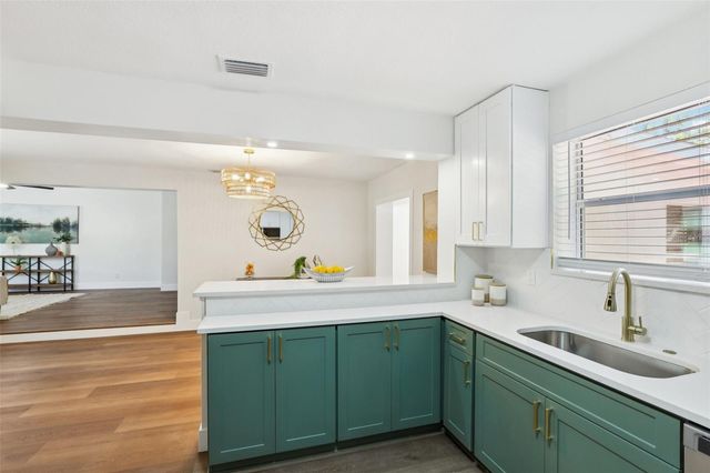 5010 8th AVE N, St Petersburg, FL 33710