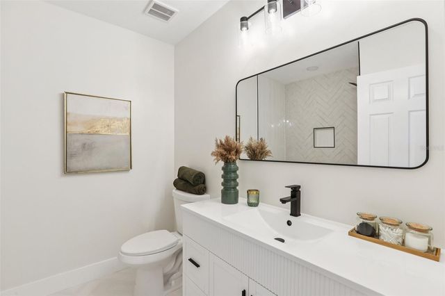 5010 8th AVE N, St Petersburg, FL 33710