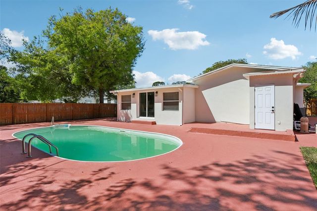 5010 8th AVE N, St Petersburg, FL 33710