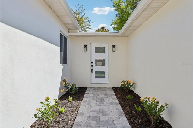 5010 8th AVE N, St Petersburg, FL 33710