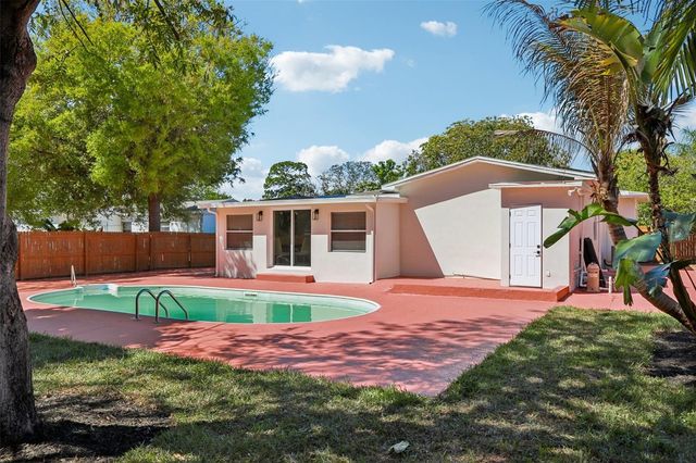 5010 8th AVE N, St Petersburg, FL 33710