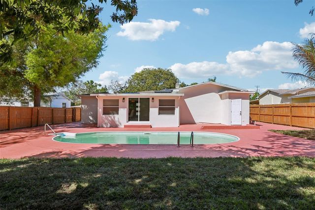 5010 8th AVE N, St Petersburg, FL 33710