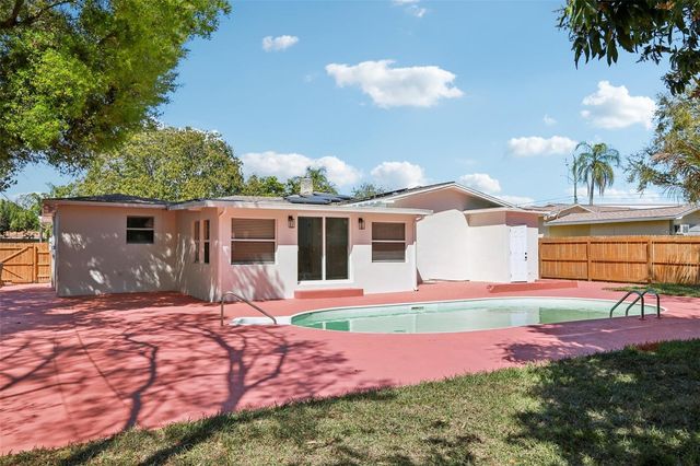 5010 8th AVE N, St Petersburg, FL 33710